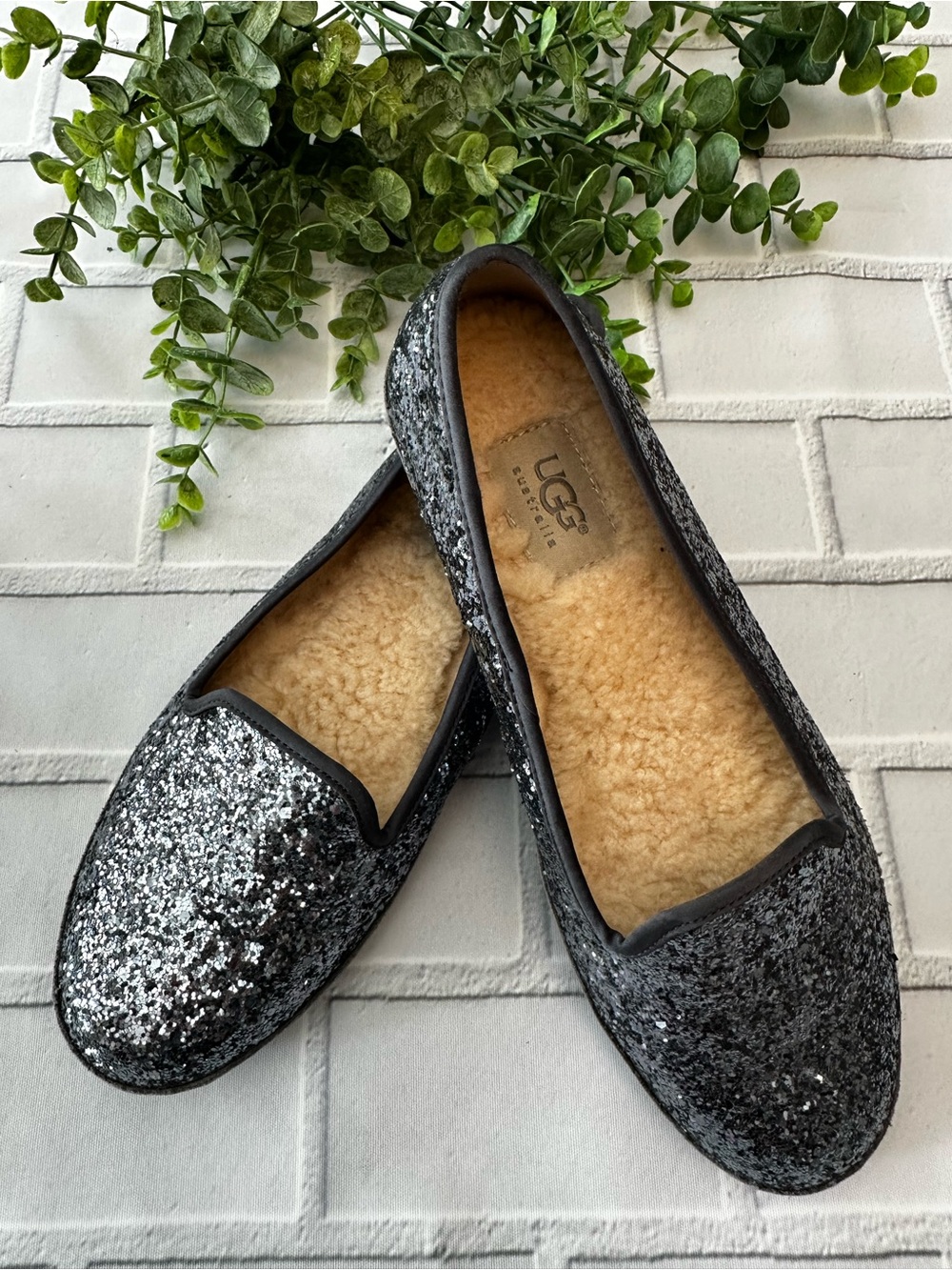 NEW ** UGG Alloway Glitter Sheepskin Lined Flats Sz 8